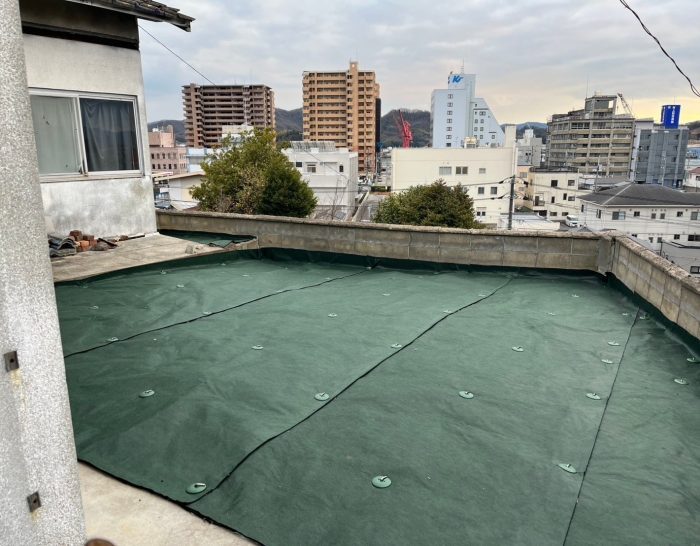 管理が難しい空き家に防草対策を施工！