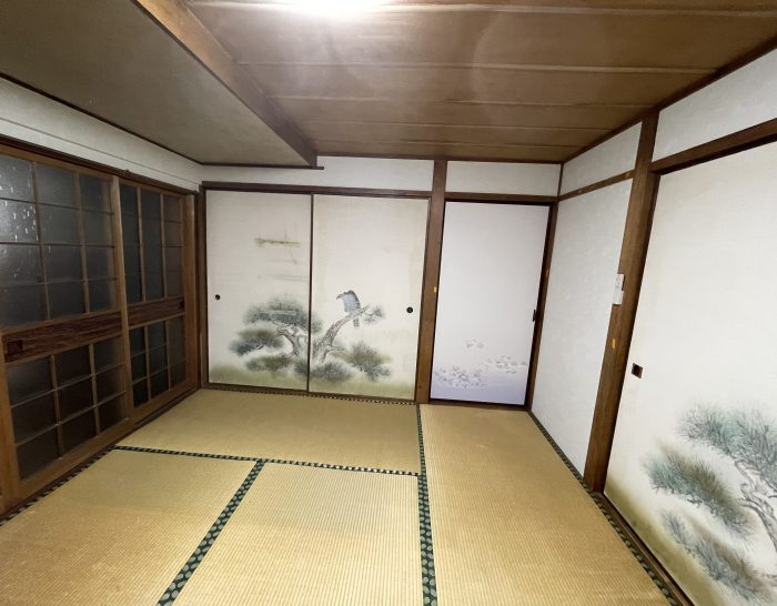 綿壁からクロス壁へ