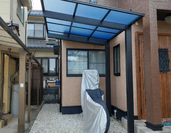 玄関横にサイクルポート設置