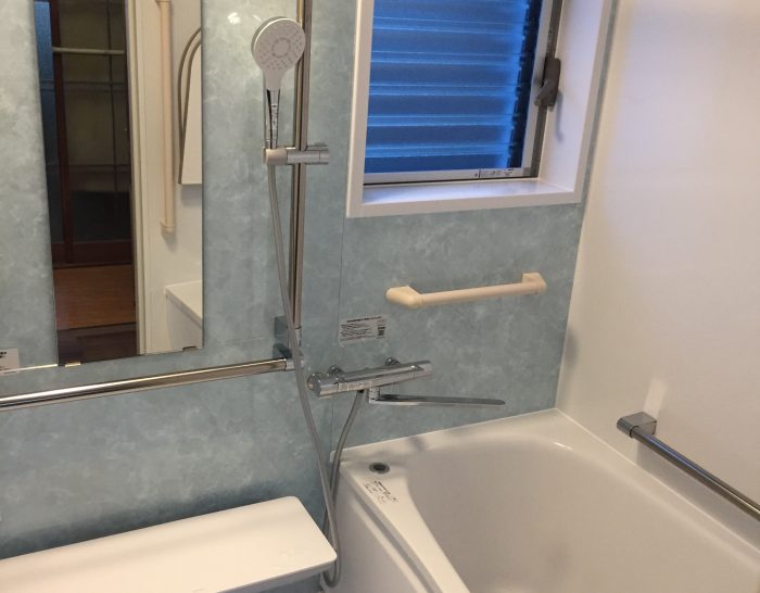 窓サイズを見直した浴室改修