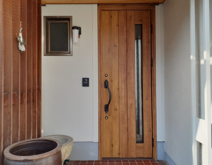 操作しやすい玄関ドアへ交換