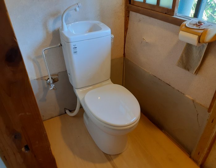 汲取り式から洋式トイレへリフォーム